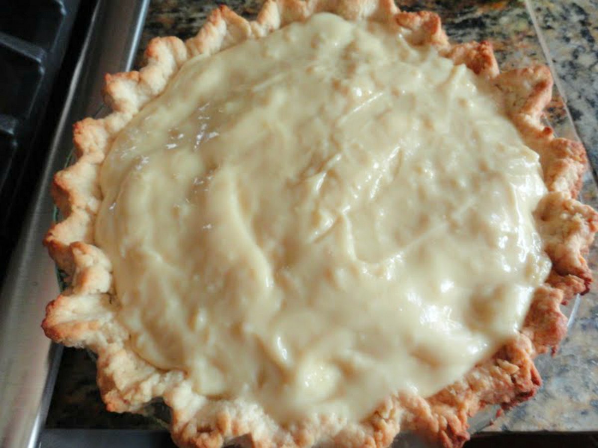 Banana Cream Pie Filling in a baked Pie Crust.