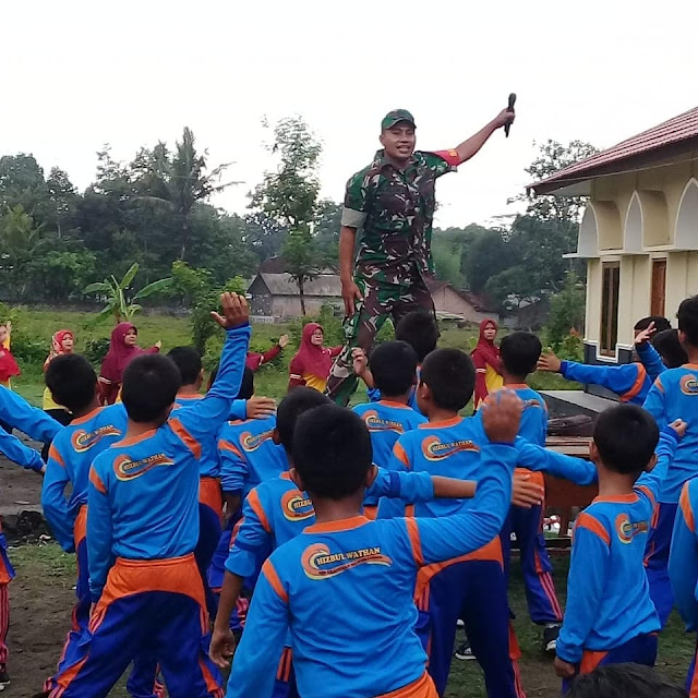 Mendidik Anak Sehat bersama Babinsa Manisrenggo