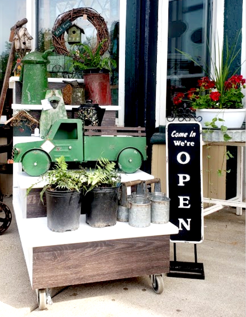 Kammy's Korner Parma Antique Mall New Ownership & New Look!!