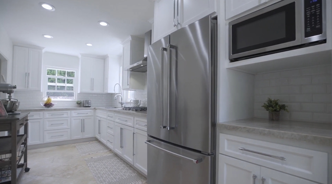 Interior Design vs. 10618 Lindbrook Dr, Los Angeles Luxury Home Tour