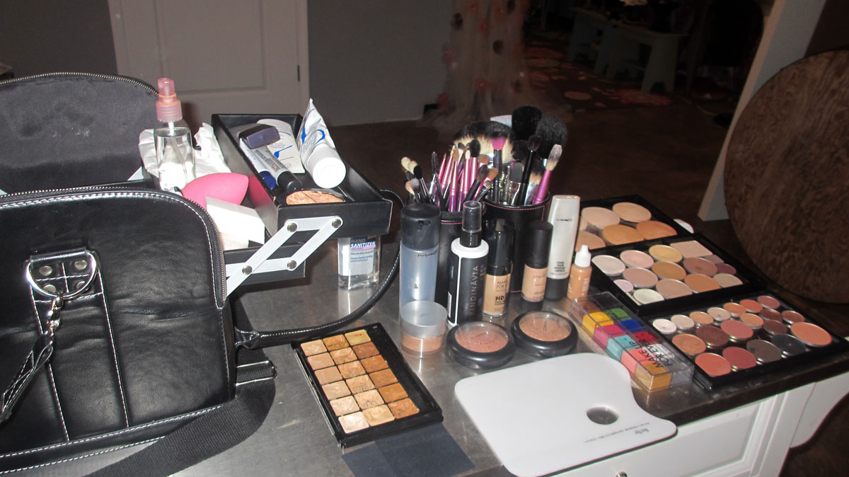 Makeup Artist Makeup Artist Kit Must-Haves feat at Home | By