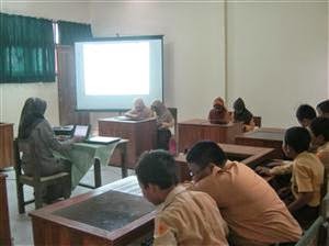 Kegiatan Ekstrakurikuler Komputer di MI Taufiqiyah Semarang