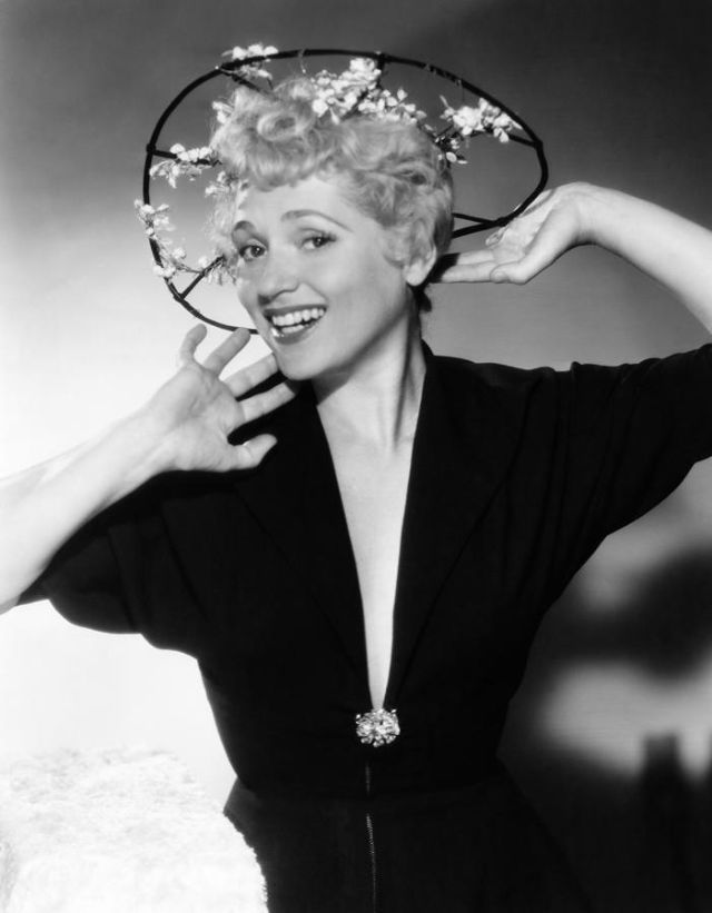 40 beautiful photos judy holliday 1940s 50s 40 beautiful photos judy holliday 1940s 50s