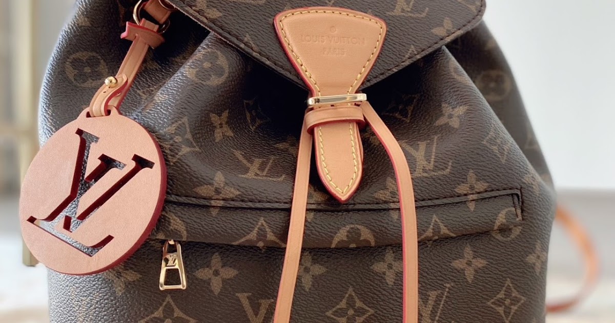 Review: Louis Vuitton Montsouris PM Backpack  What It Looks Like + What  Fits Inside + Try On 