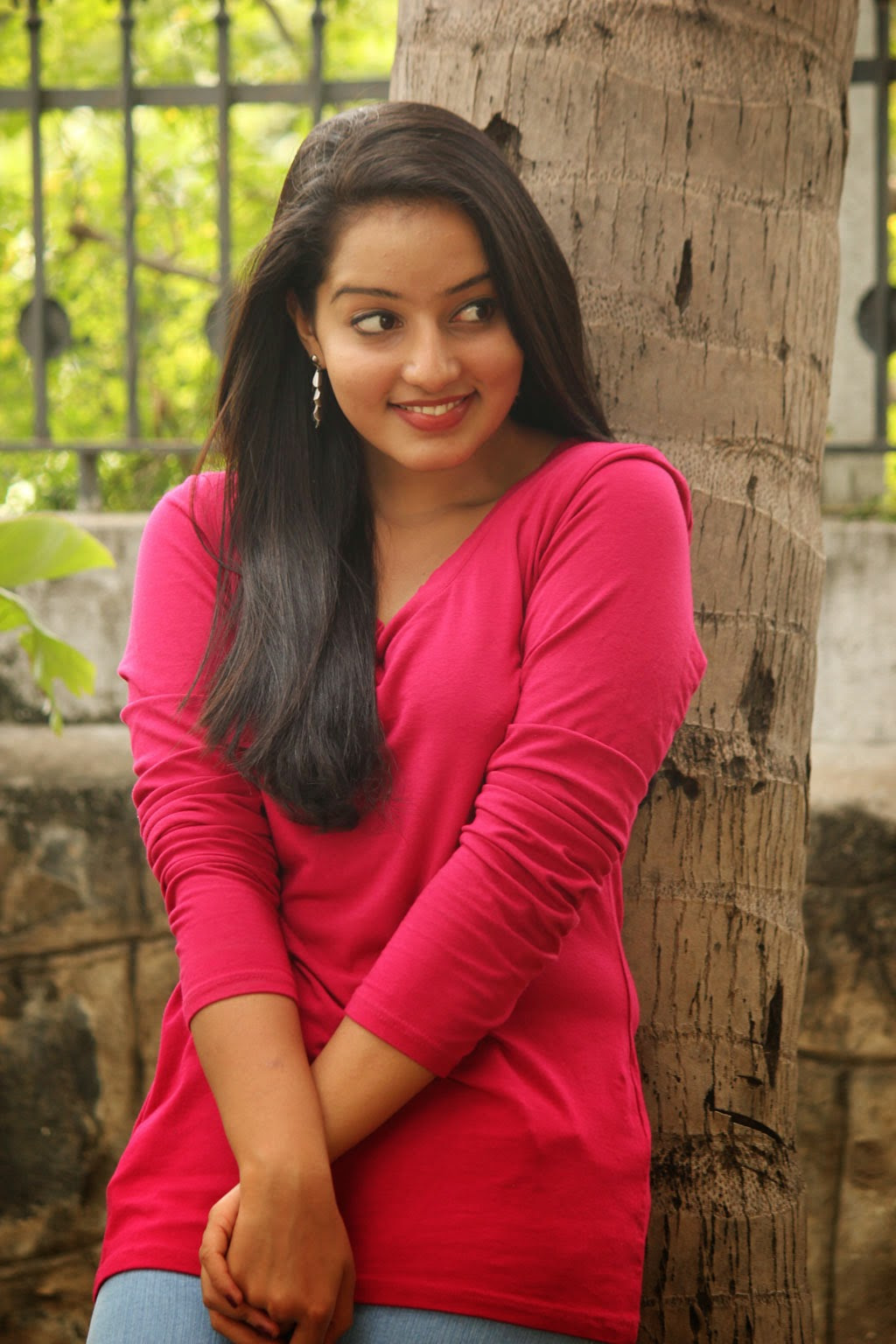 Hot Photos of Malayalam Actress Malavika Menon - idnsek