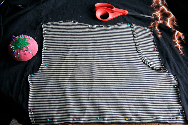 lil mama sews: Upcycled Maternity Dress from Men's Polo tutorial