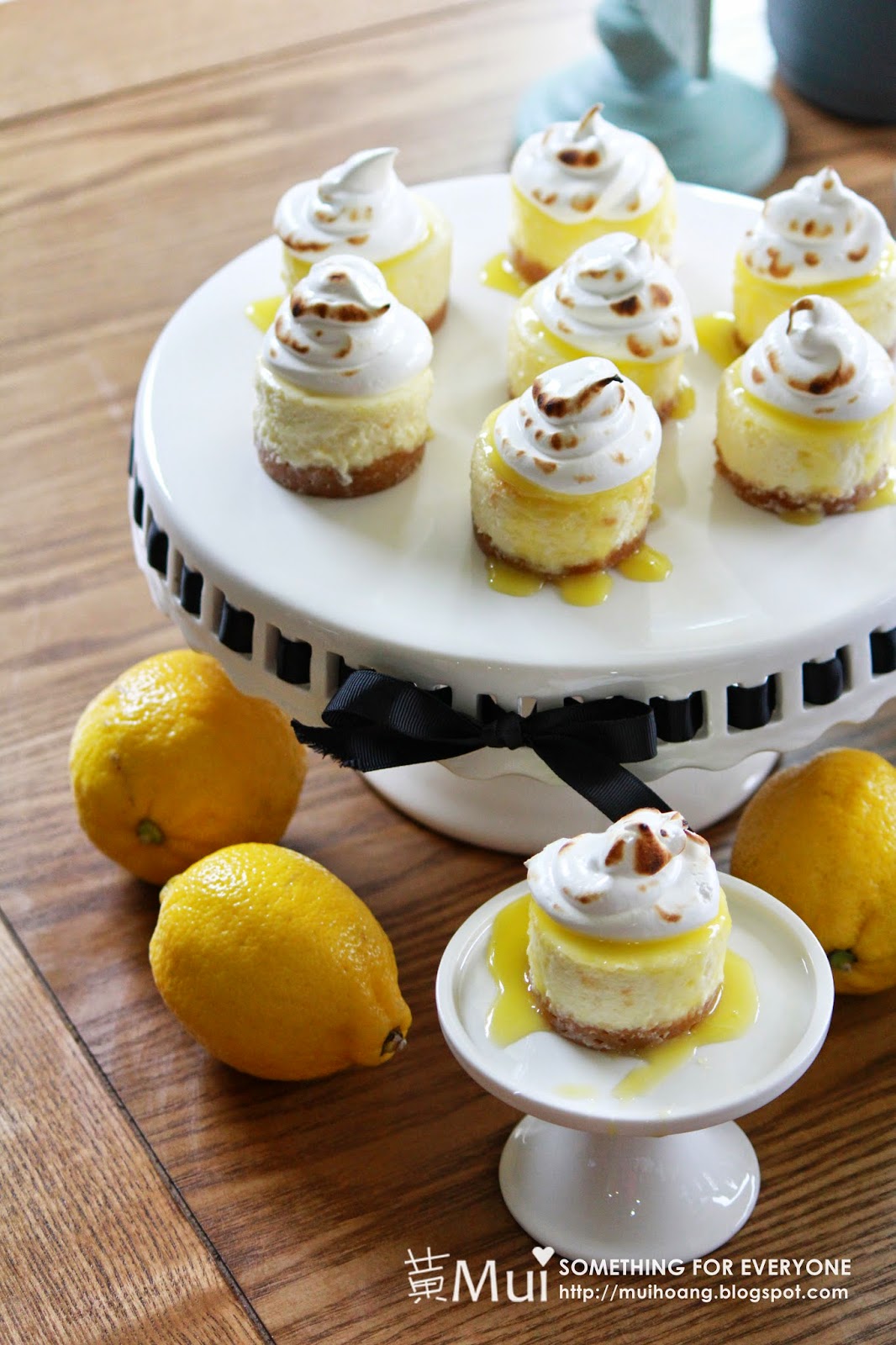Something for Everyone!: Mini Oreo & Lemon Meringue Cheesecakes