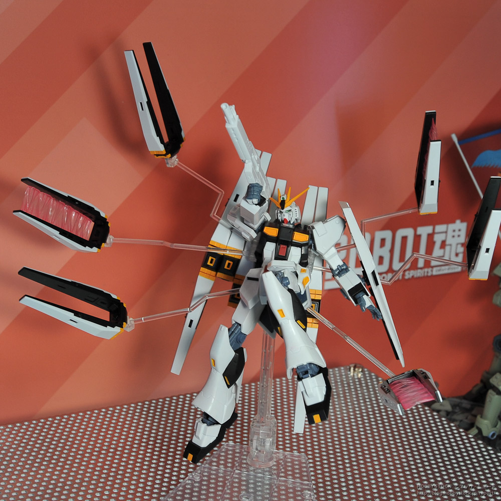 GUNDAM GUY Robot Damashii (Side MS) Nu Gundam Fin Funnel Set On