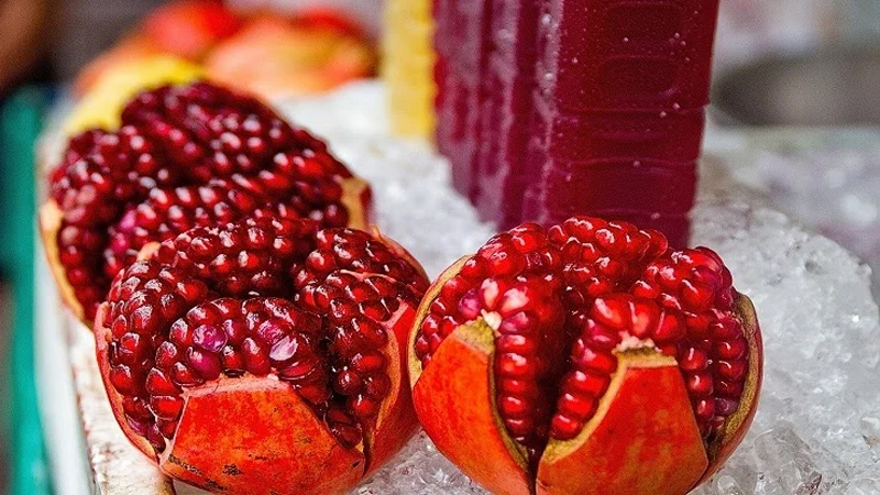 Pomegranates Foods That Are Straight-Up Superfoods
