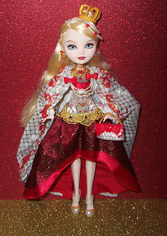Mattel Ever After High EAH Epic Winter Apple White Doll Articulated Arms  Knees