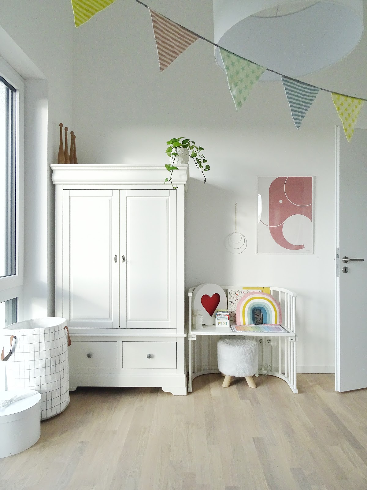 Kinderzimmergestaltung und Deko-Ideen | Fotoaktion #12von12 und 1 Tag in 12 Bildern | https://mammilade.blogspot.de Kinderzimmergestaltung und Deko-Ideen | Fotoaktion #12von12 und 1 Tag in 12 Bildern | https://mammilade.blogspot.de