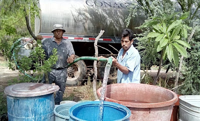 CONAGUA distribuye agua potable en pipa como medida preventiva en Ónavas