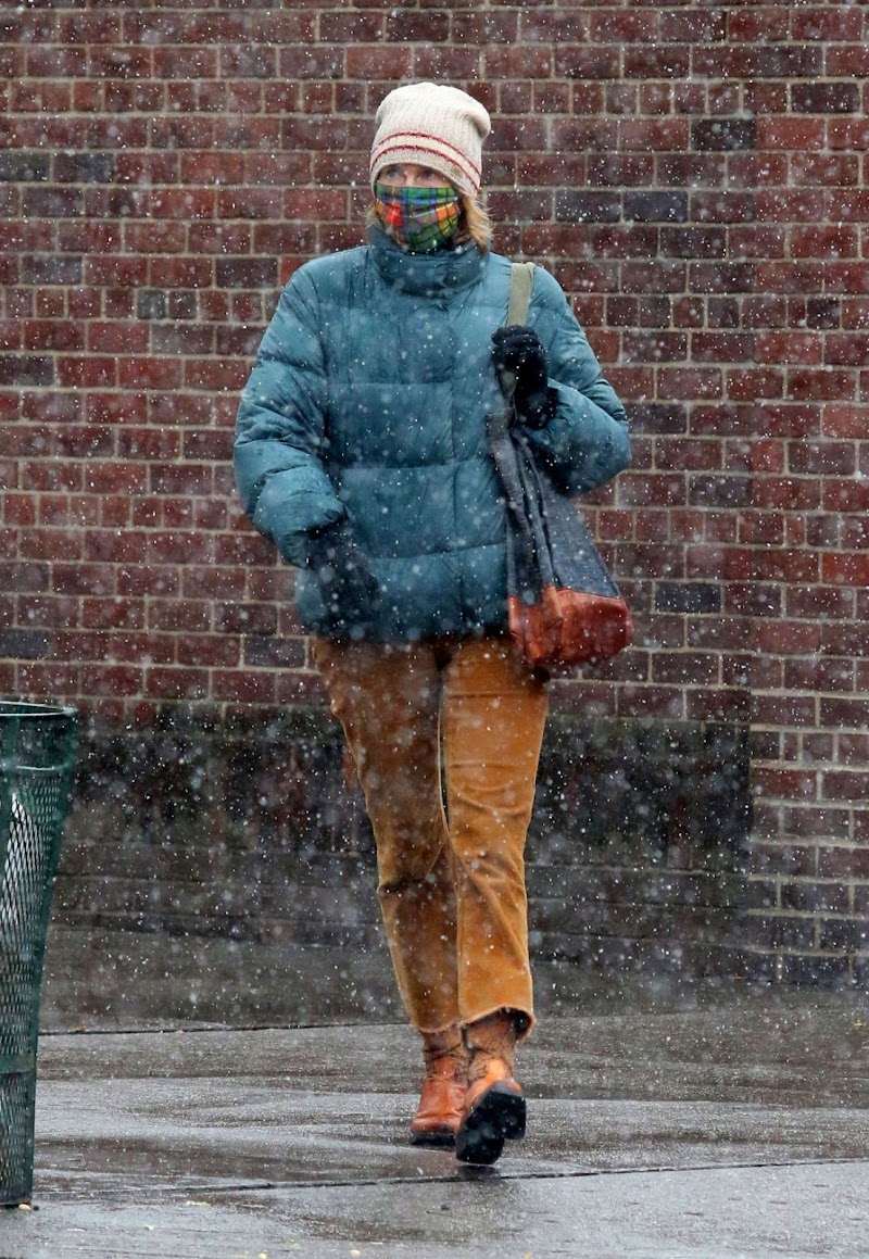 Naomi Watts Clicked Outside  in New York 9 Dec-2020