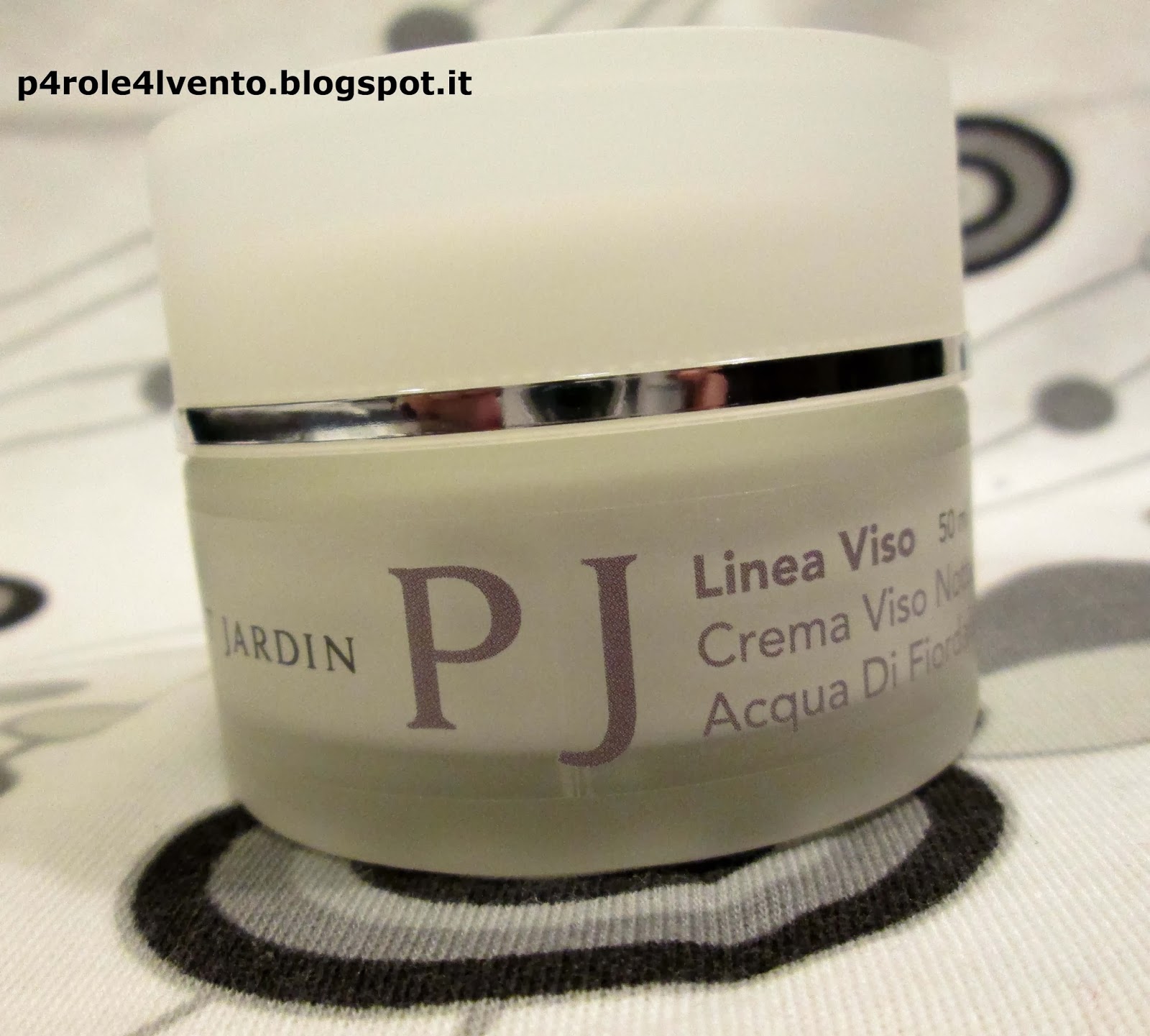 petit jardin crema viso notte acqua di fiordaliso