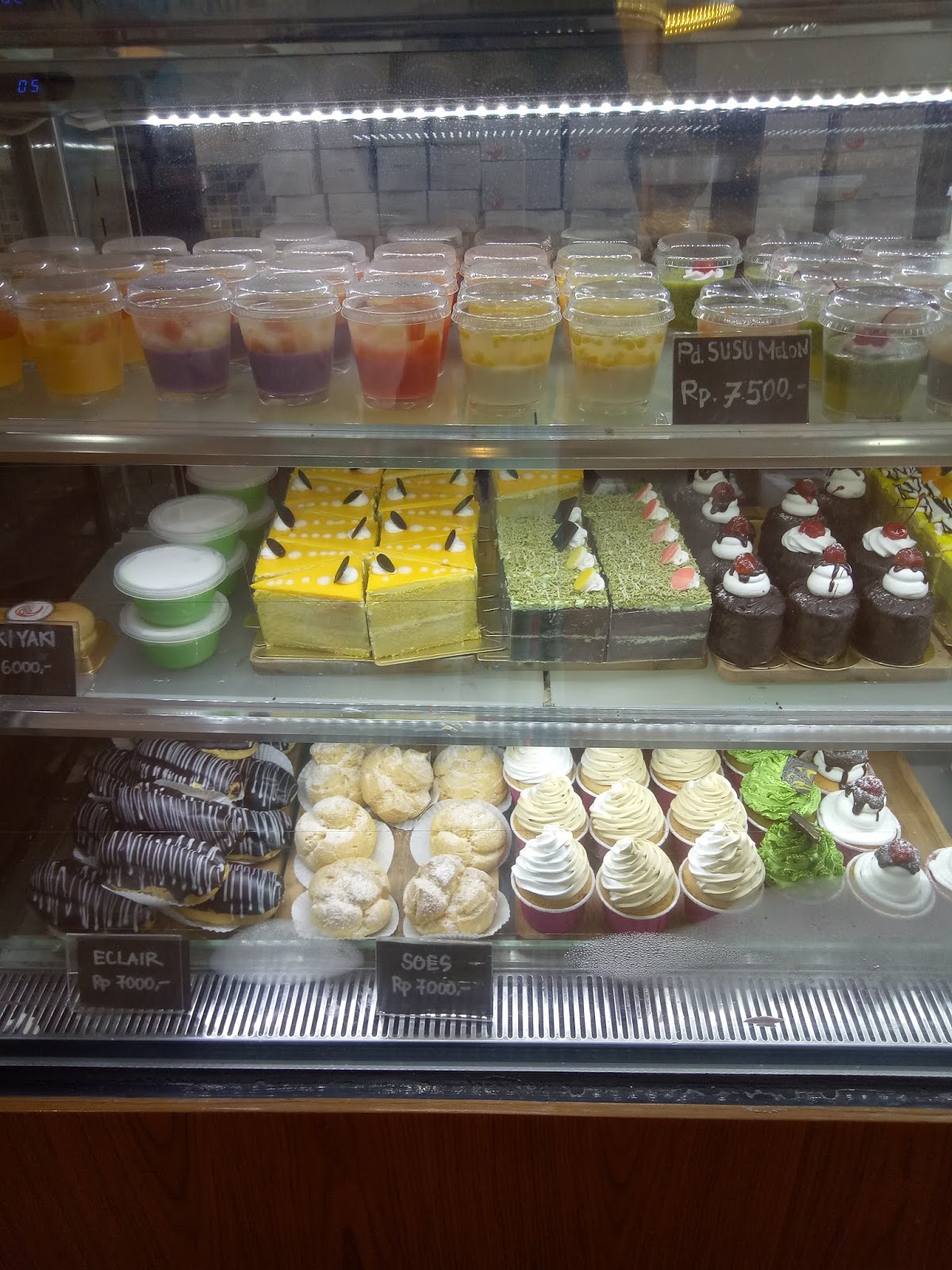 Christine Bakery Toko Roti Dan Kue Yang Lezat Dengan Interior Menarik Galeri Jambi Christine Bakery Toko Roti Dan Kue Yang Lezat Dengan Interior Menarik Galeri Jambi