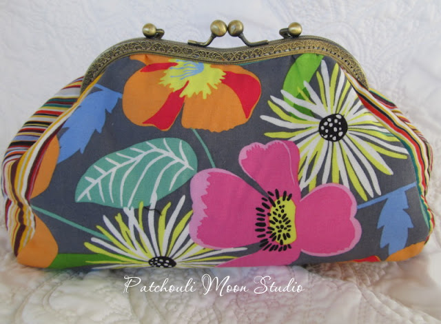Patchouli Moon Studio~ Kisslock Metal Frame Purse