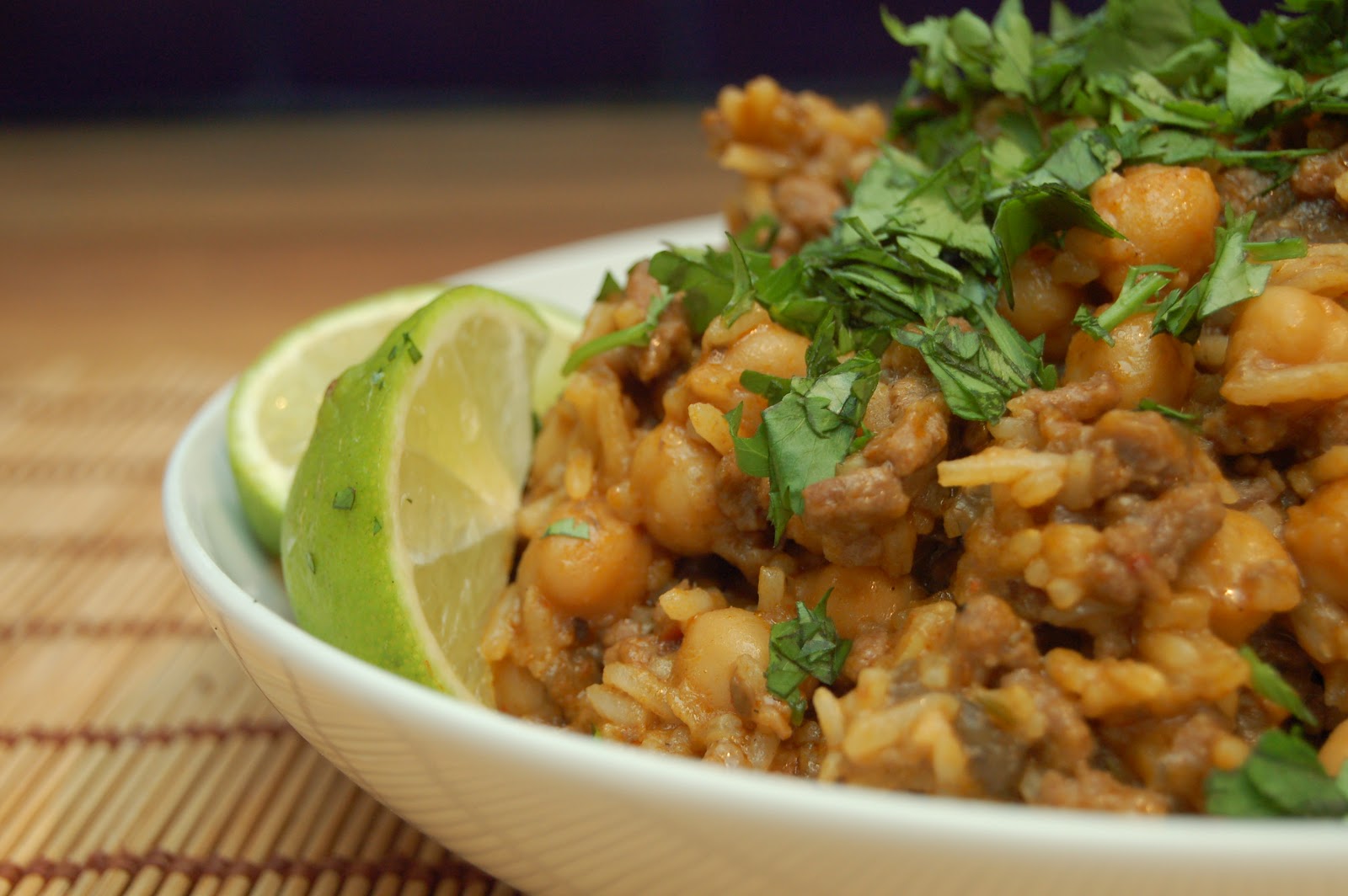 how to eat properly garbanzos con carne molina / chickpeas and mince