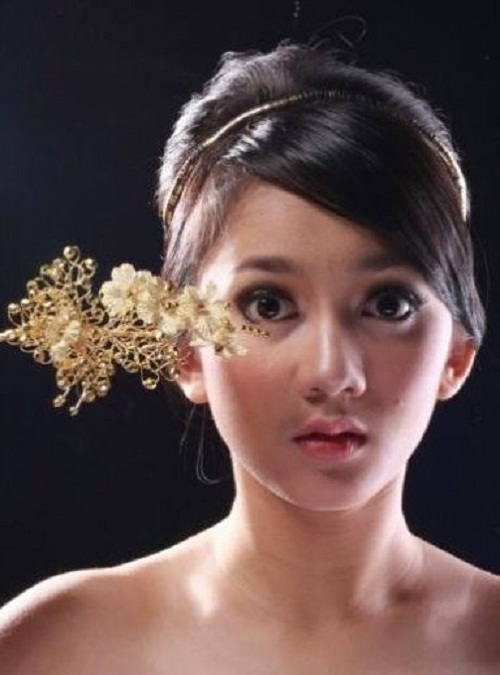 Indonesian Artist Leona Agustine Dihardja Seksi Foto Session Tisue Basah