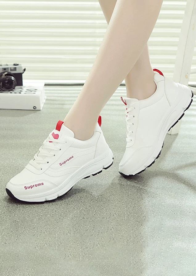 Giày Sneaker Nữ Đế Cao Chống Trơn, Trái Tim Ở Mũi