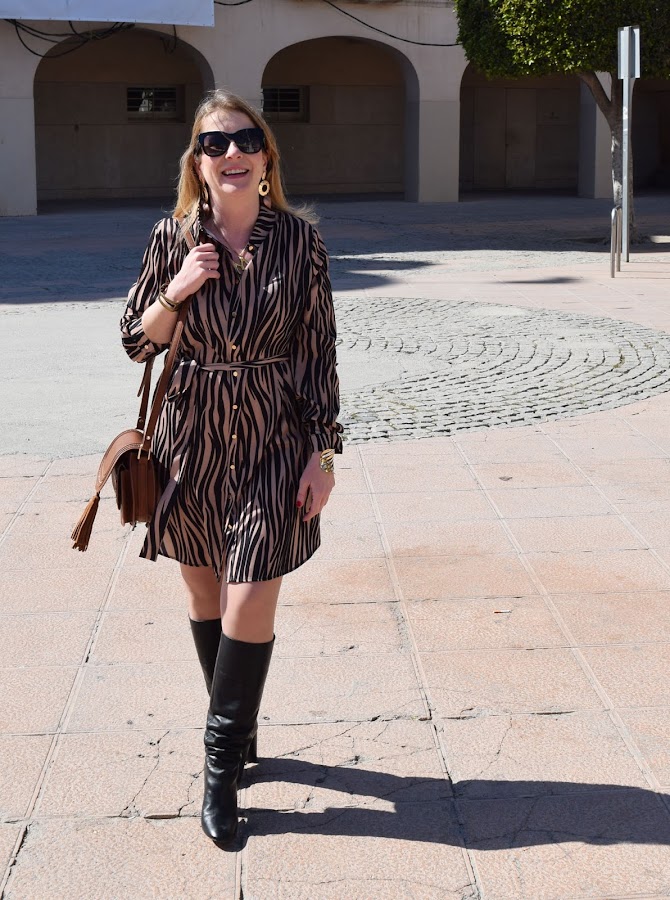 vestido_camisero_estampado_cebra