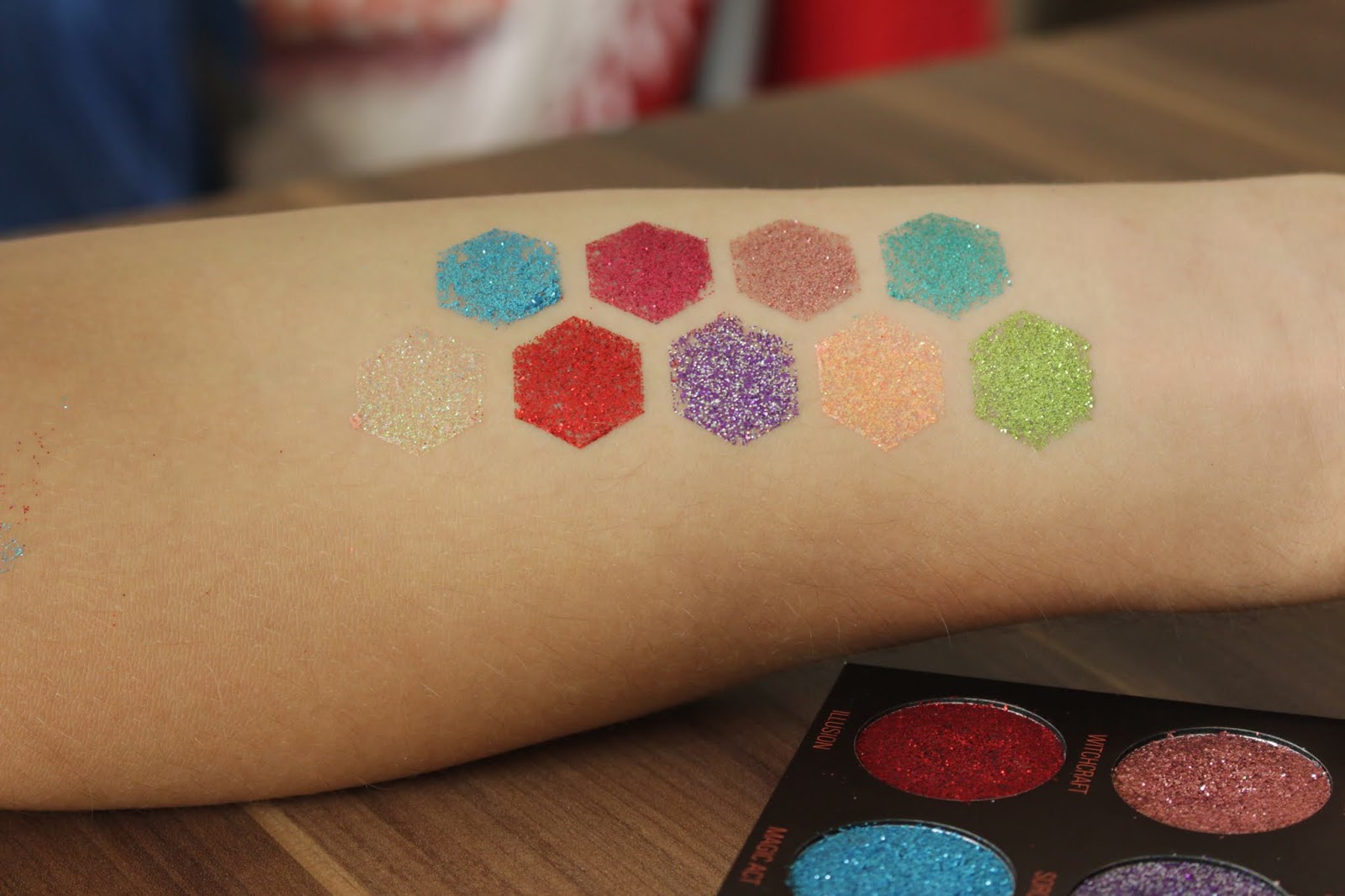 Makeup Revolution Pressed Glitter Palette Abracadabra Review und