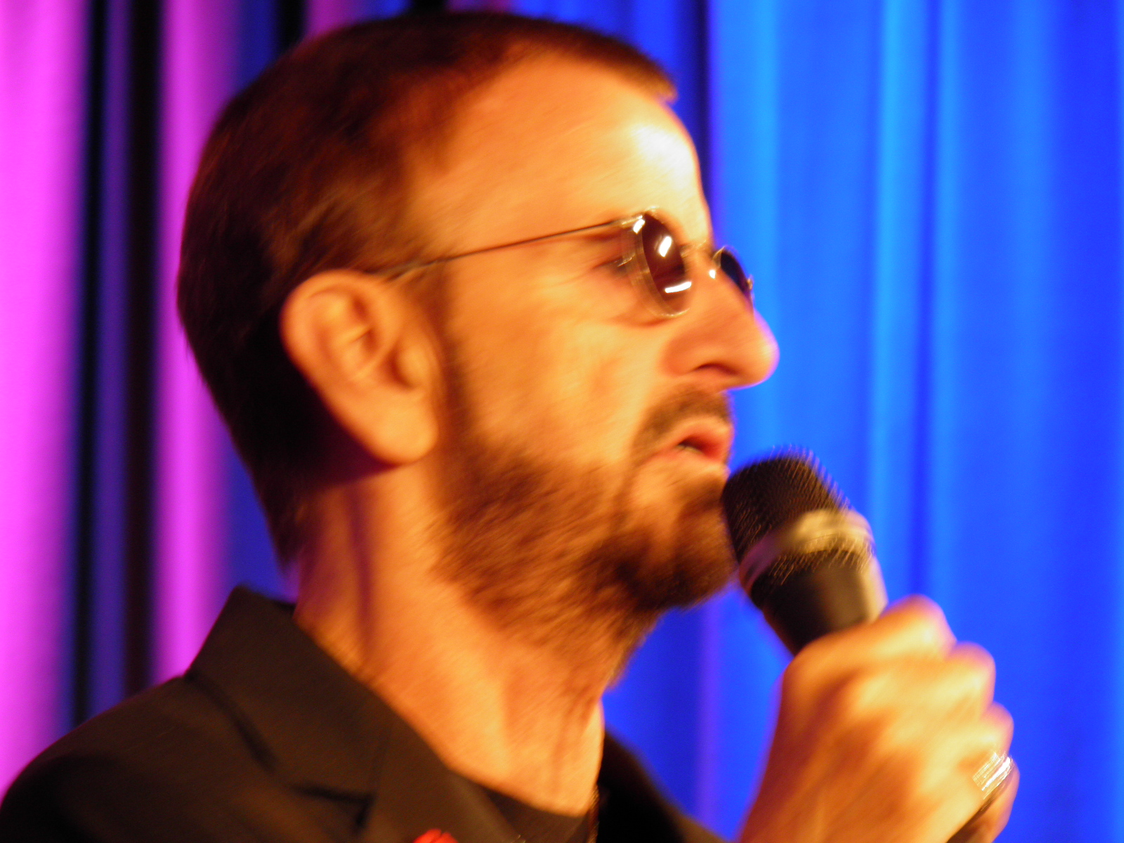 Beatles News Insider Ringo Starr Reveals He S Recording New Album