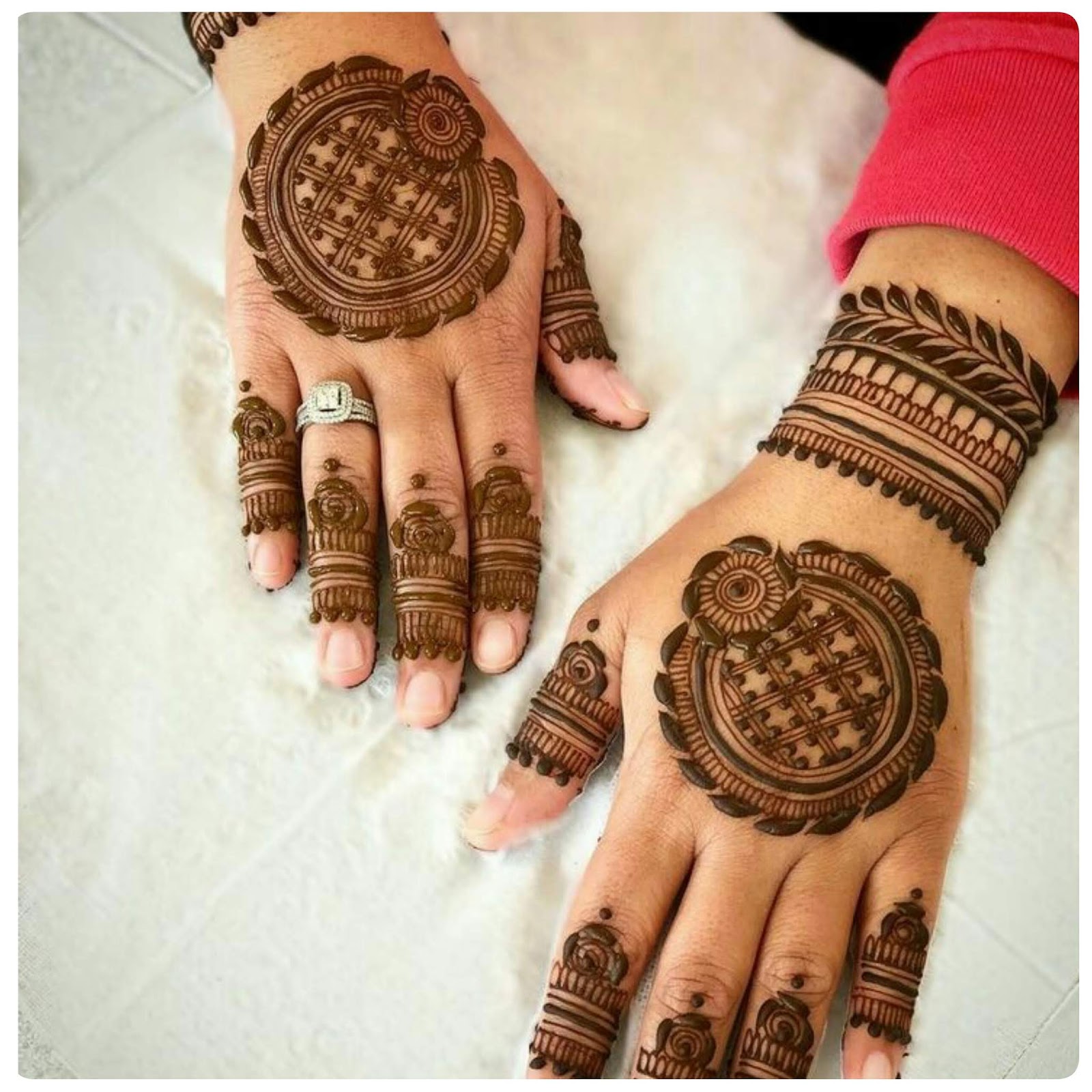 Latest Round Tikki Mehndi Designs For Beautiful Hands