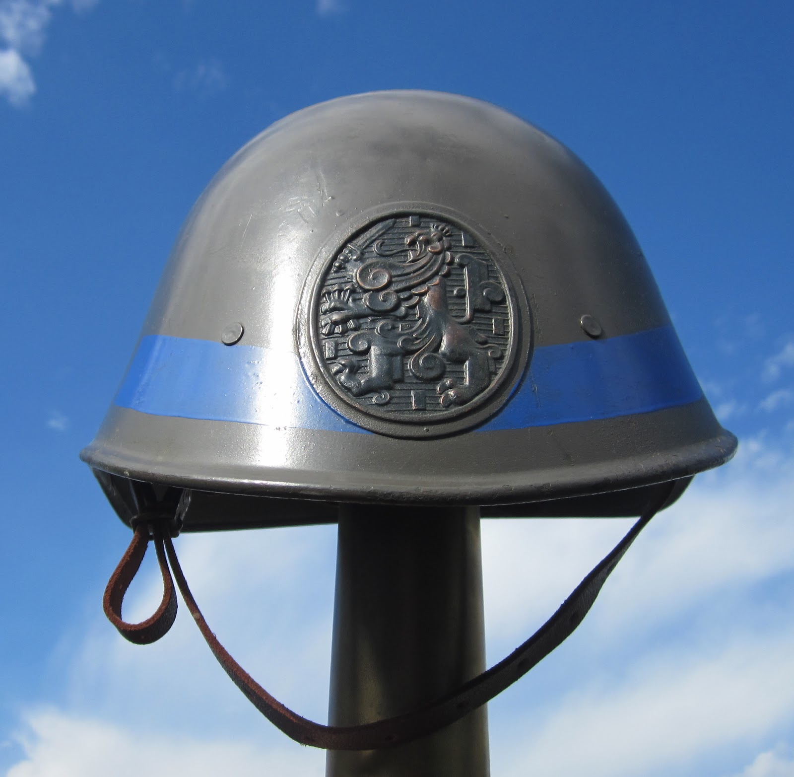 Mannie Gentile Combat Helmets of the 20th Century Dutch Treat