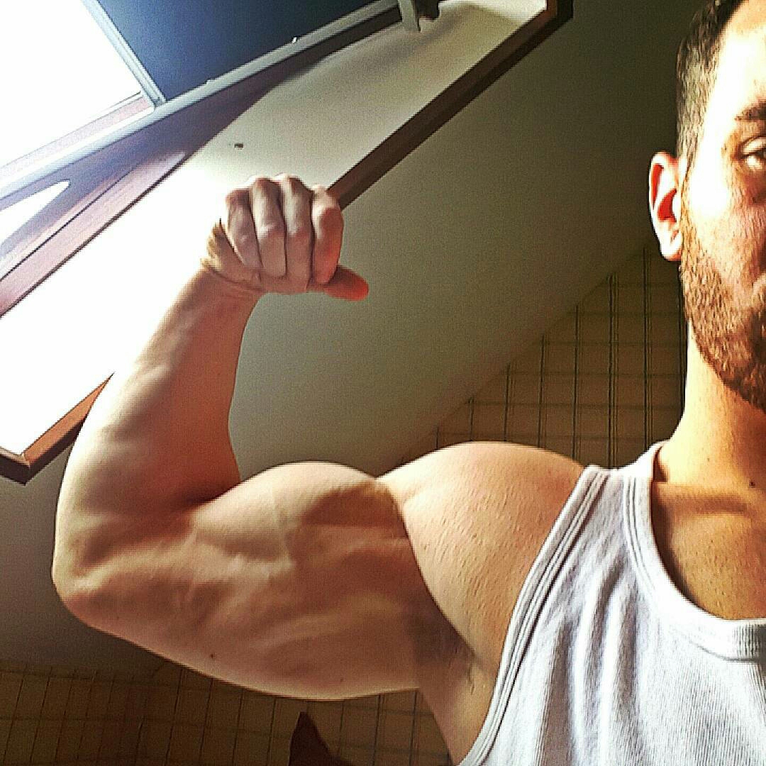 The Best Exercises to Get Strong, Toned Arms. Men's Fitness