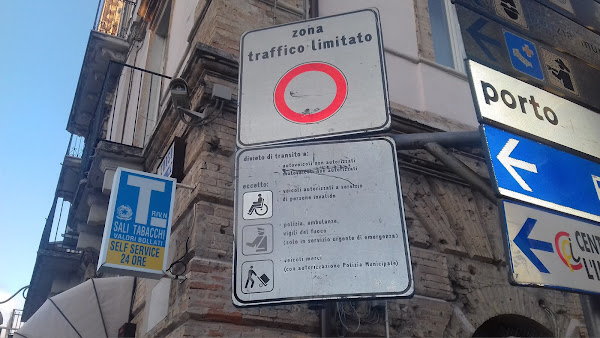 Corso Vittorio Emanuele II, regolata la circolazione di bici e il carico/scarico merci