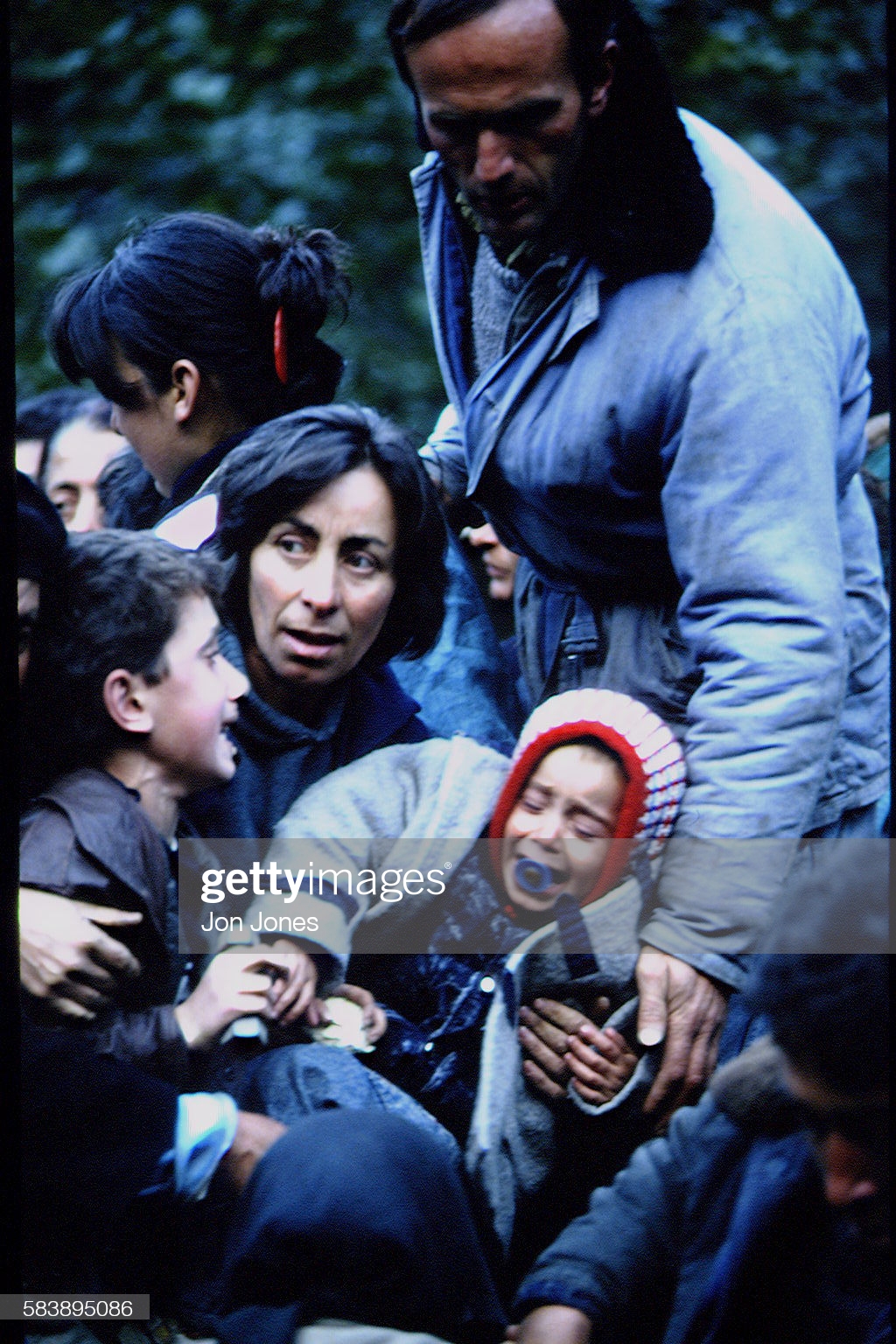 Грузинские беженцы на перевале Чубери в октябре 1993 года, после падения Сухуми