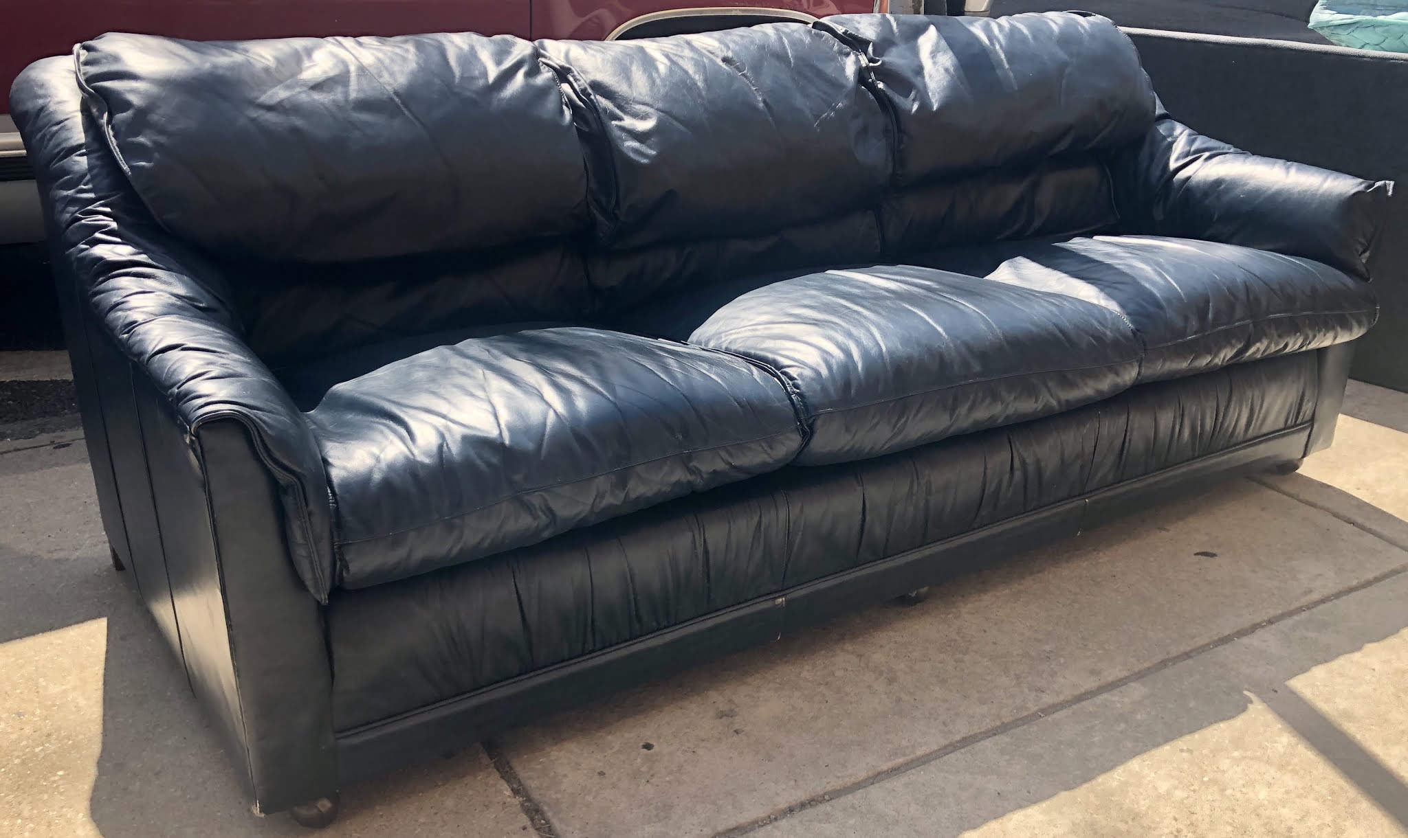 Uhuru Furniture & Collectibles Navy Blue Leather Sofa 275