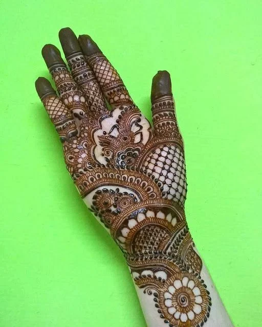 New Mehndi Designs – Beautiful Karwa Chauth Mehndi Designs # i119