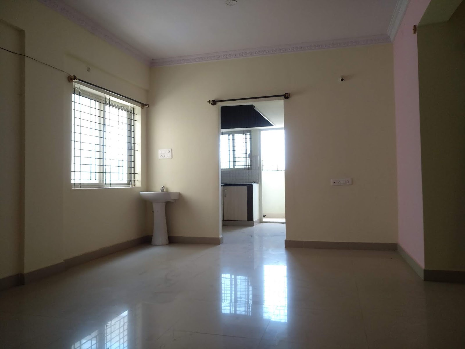 PURVI PRIDE WHITEFIELD IMMADIHALLI BUS STOP (1.5 Kms from white