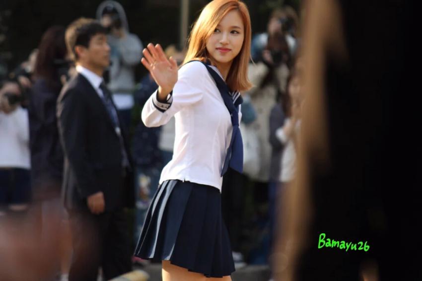 오늘 뮤비의상 입은 트와이스 출근길 | 인스티즈