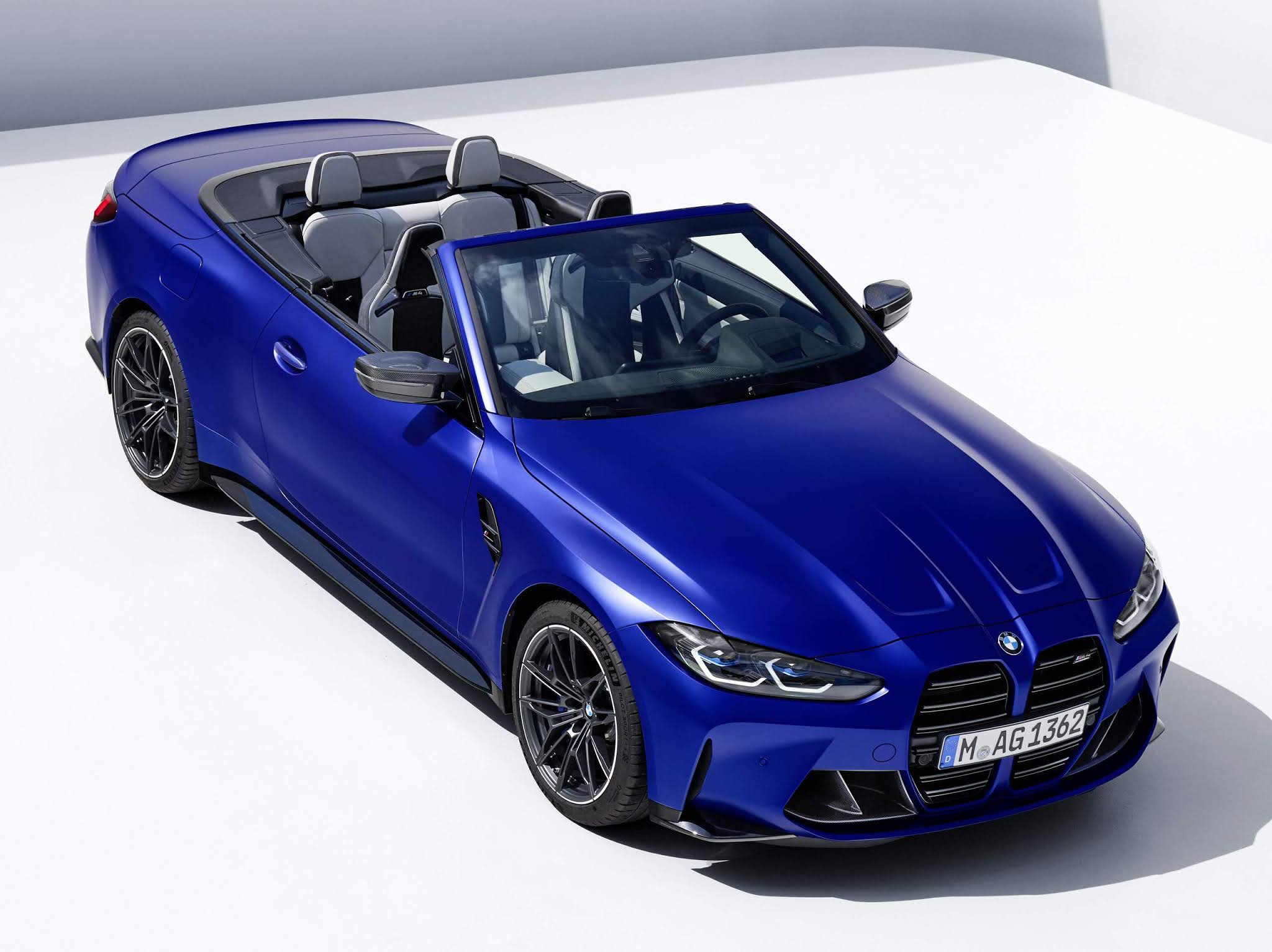 BMW M4 xDrive Conversível 2022 fotos e especificações oficiais