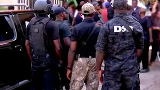 Yanda Hukumar SSS ta cika hannu da mawakin daya soki Annabi (S.a.w) a kano Yanda Hukumar SSS ta cika hannu da mawakin daya soki Annabi (S.a.w) a kano