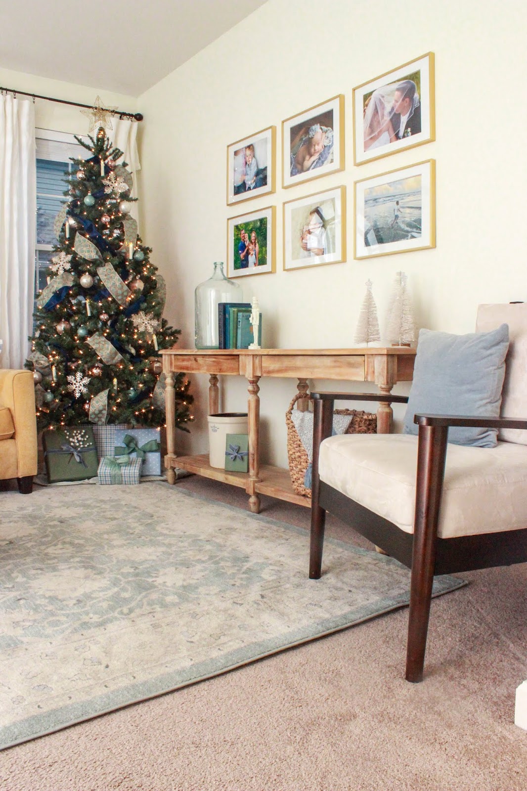 Decorating with blues and greens for Christmas Decorating with blues and greens for Christmas