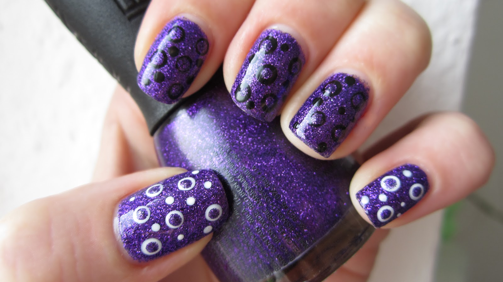 Jenaily Bubbles Nailart