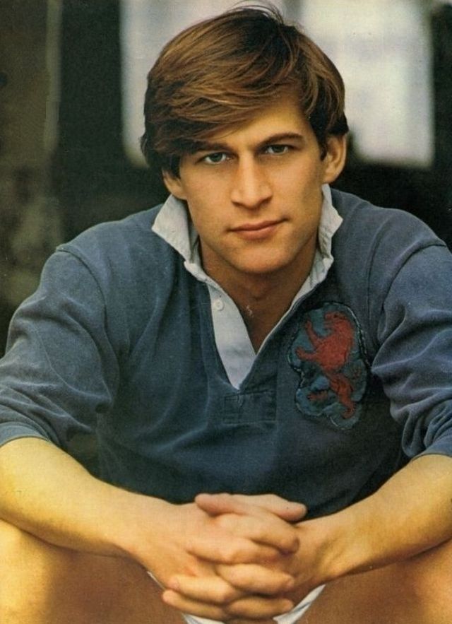 Favorite Hunks & Other Things: Blast From The Past: Simon MacCorkindale