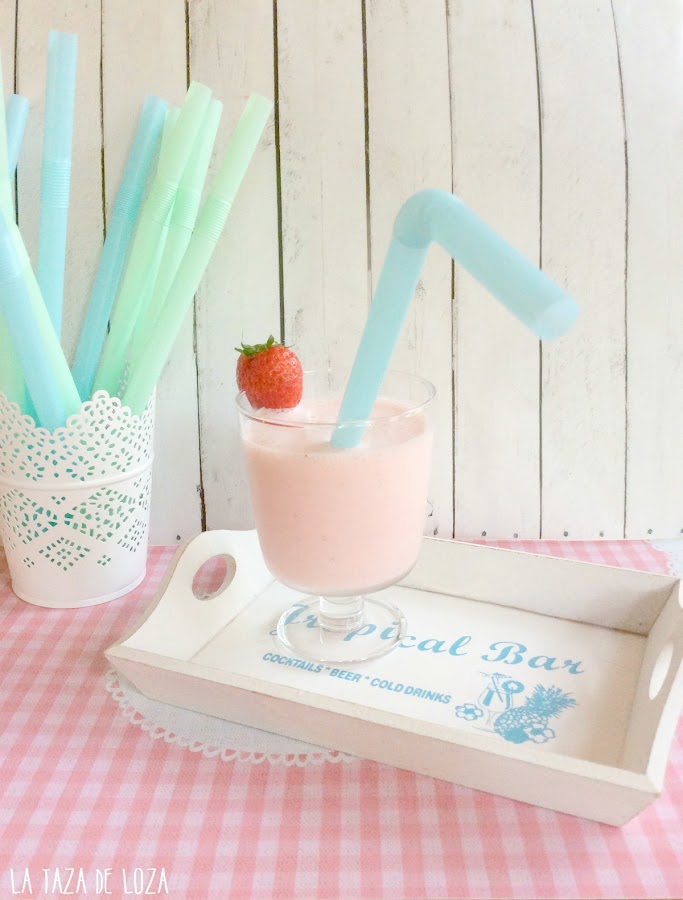 copa-con-smoothie-de-fresa