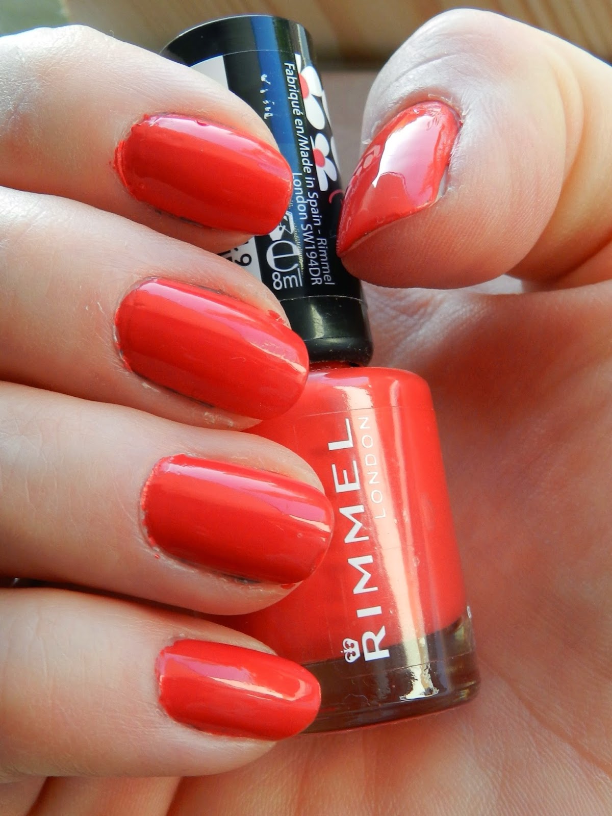 Unfade what fades: Rimmel 60 seconds nail polishes in #300 Glastonberry 