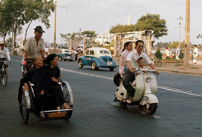 Ngắm loạt Vespa 60 năm tuổi Honda Super Cub cổ tuyệt đẹp ở Sài Gòn