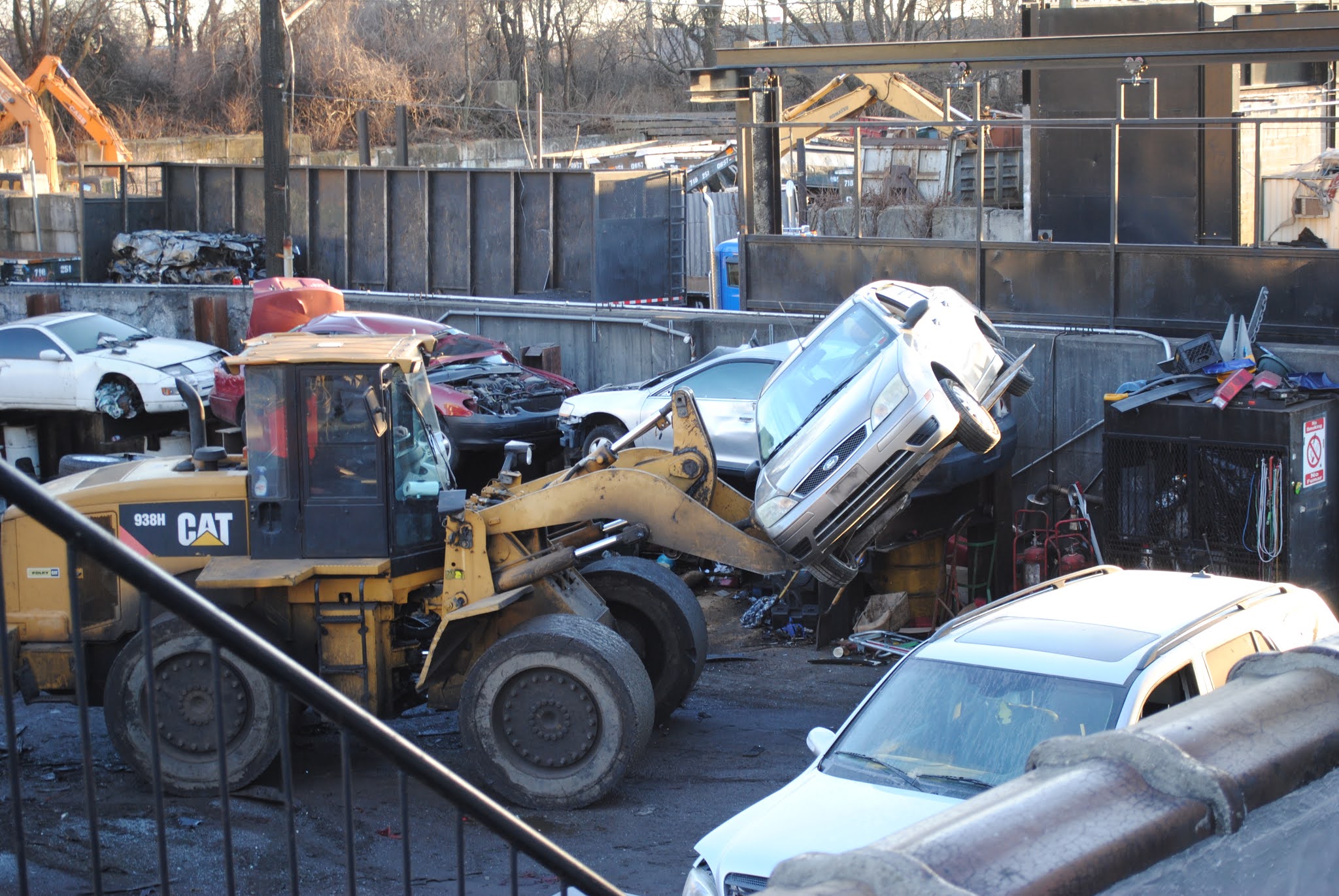 Junk Cars, Trucks, & SUVs Brooklyn, NY PLAKOS SCRAP PROCESSING INC.