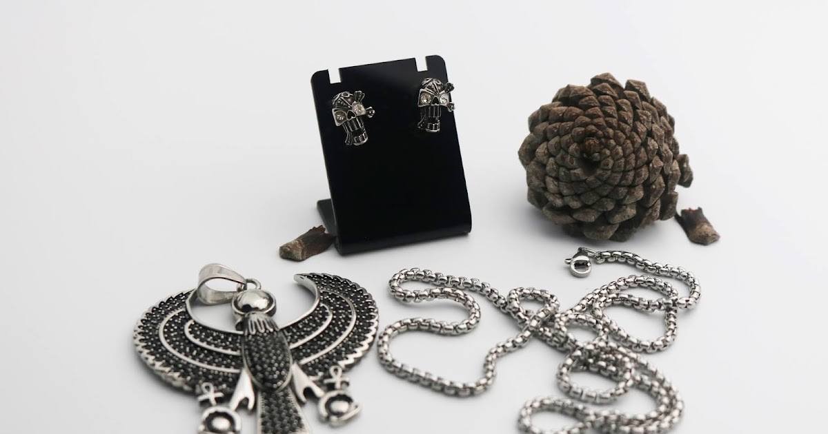 WHY 925 STERLING SILVER TURNS BLACK OR GREEN？