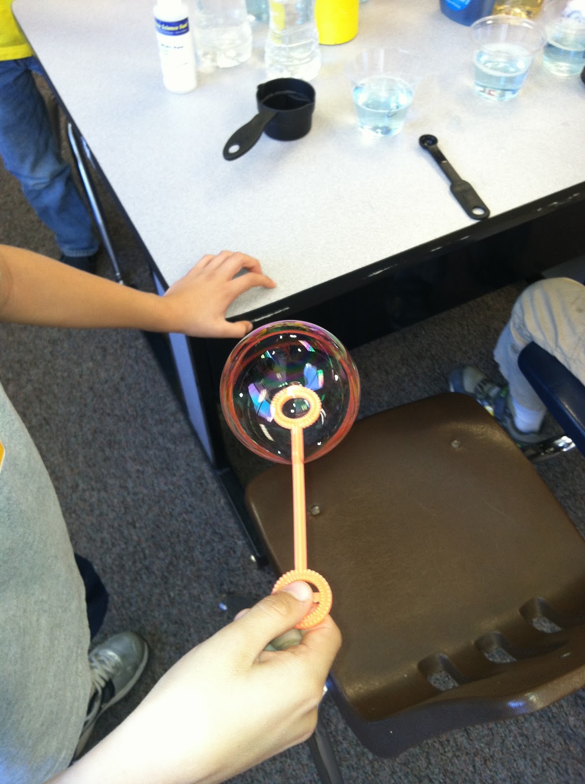 Science Alive: Bubble Solutions Experiment