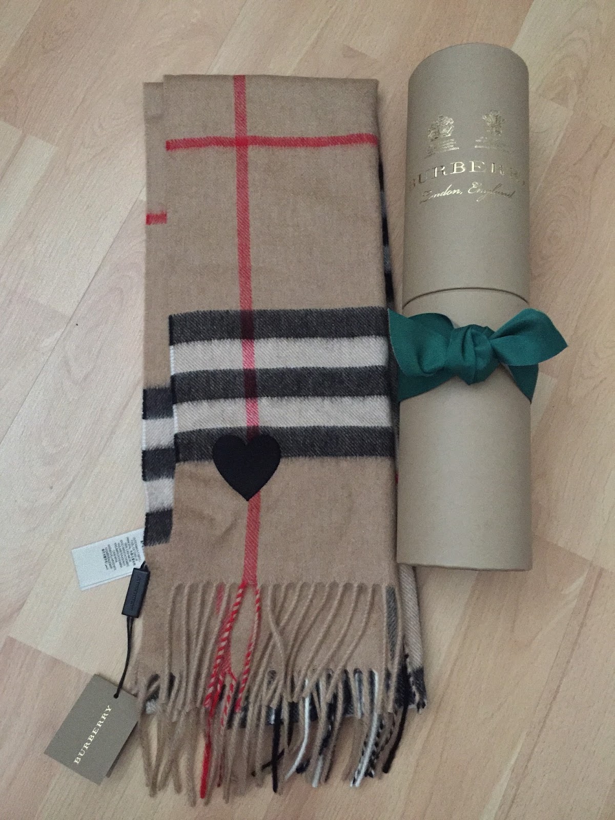 how to spot a fake burberry scarf
