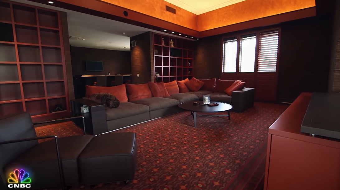 66 Interior Design Photos vs. Michael Jordan's Chicago & Bel Air Mega-Mansions Tour | Secret Lives of The Super Rich