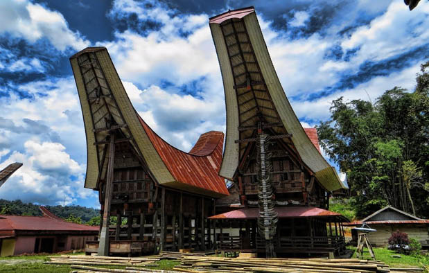 34+ Rumah Adat Dan Pakaian Adat Sulawesi Selatan Background