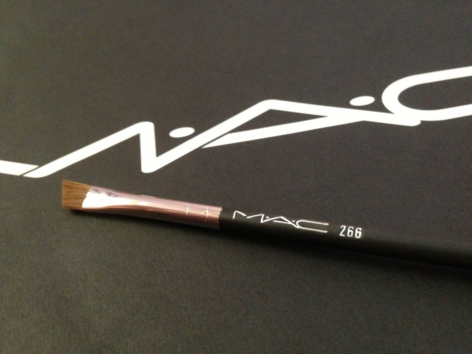 REVIEW MAC 266 BRUSH sophievmace